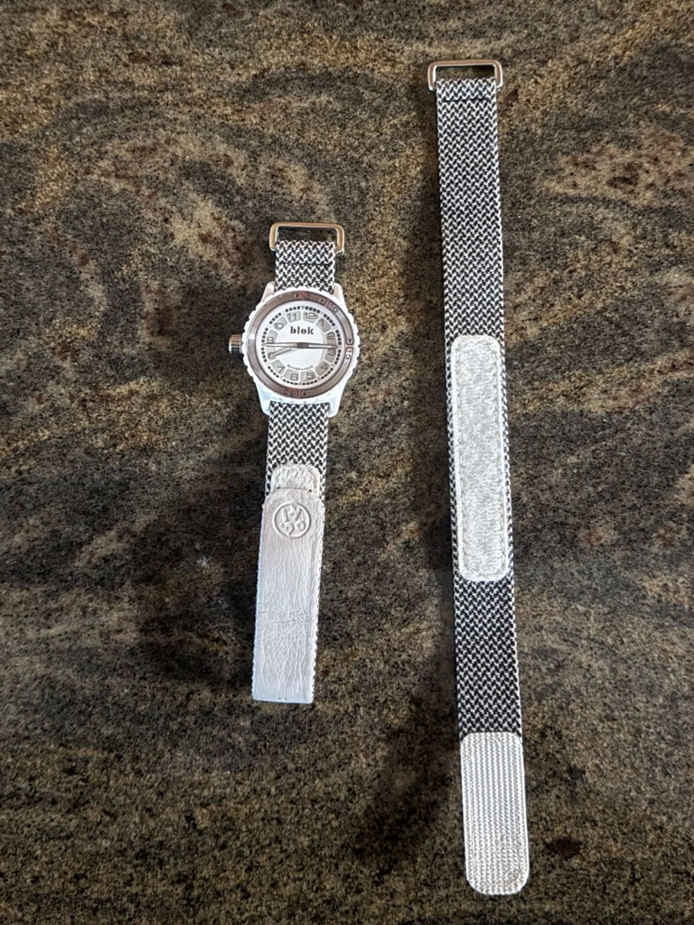 Blok 33-01 Kids Watch (First Generation) with Monochrome Velcro Strap